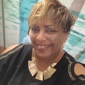 Meet your Posher, Pauline